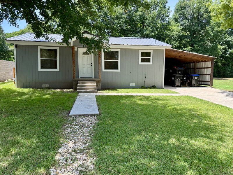 Foto principal - 109 Montie St