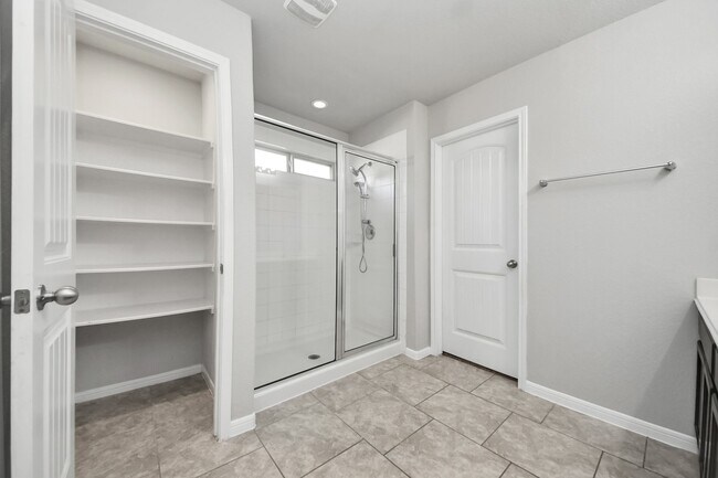 Foto del edificio - 3230 McDonough Way