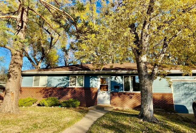 Building Photo - Available for 2026-2027 Fall Pre-Leasing! ...