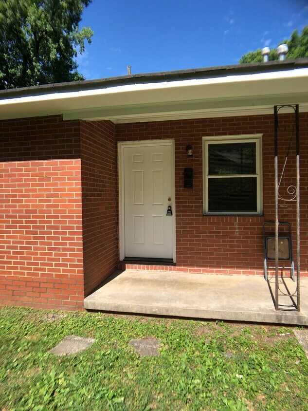 Primary Photo - Two Bedroom Triplex on E. Bessemer