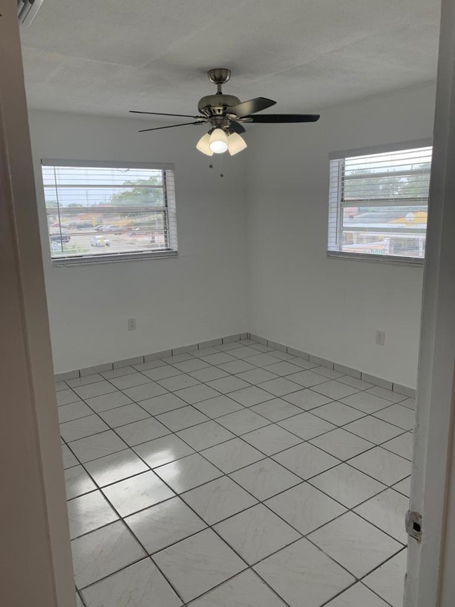 Foto del edificio - 7155 W 14th Ct
