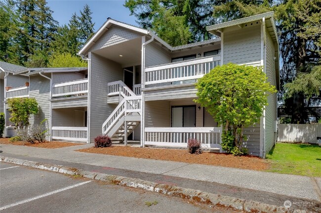 Building Photo - 4410 NW Wedgewood Ln