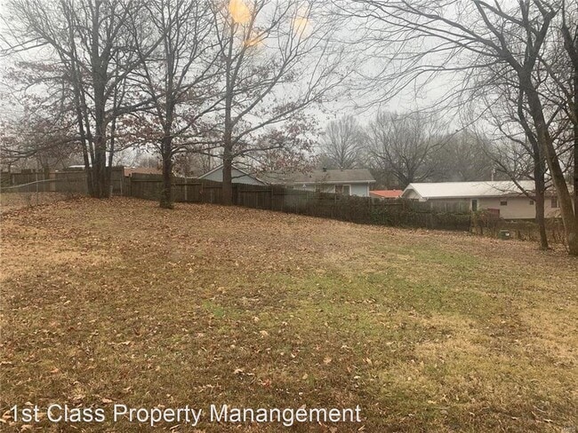 Building Photo - 3 br, 1 bath House - 2900 Cravens Rd