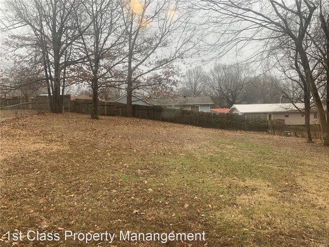 Foto del edificio - 3 br, 1 bath House - 2900 Cravens Rd