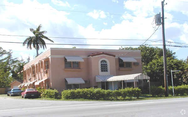 Building Photo - 11520 NE 6th Ave