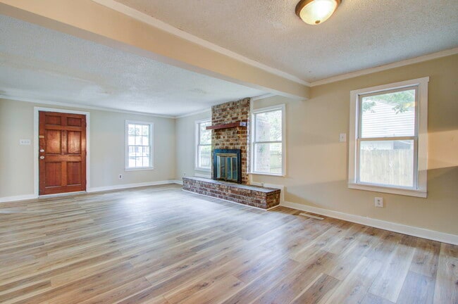 Building Photo - 1846 Elsey Dr