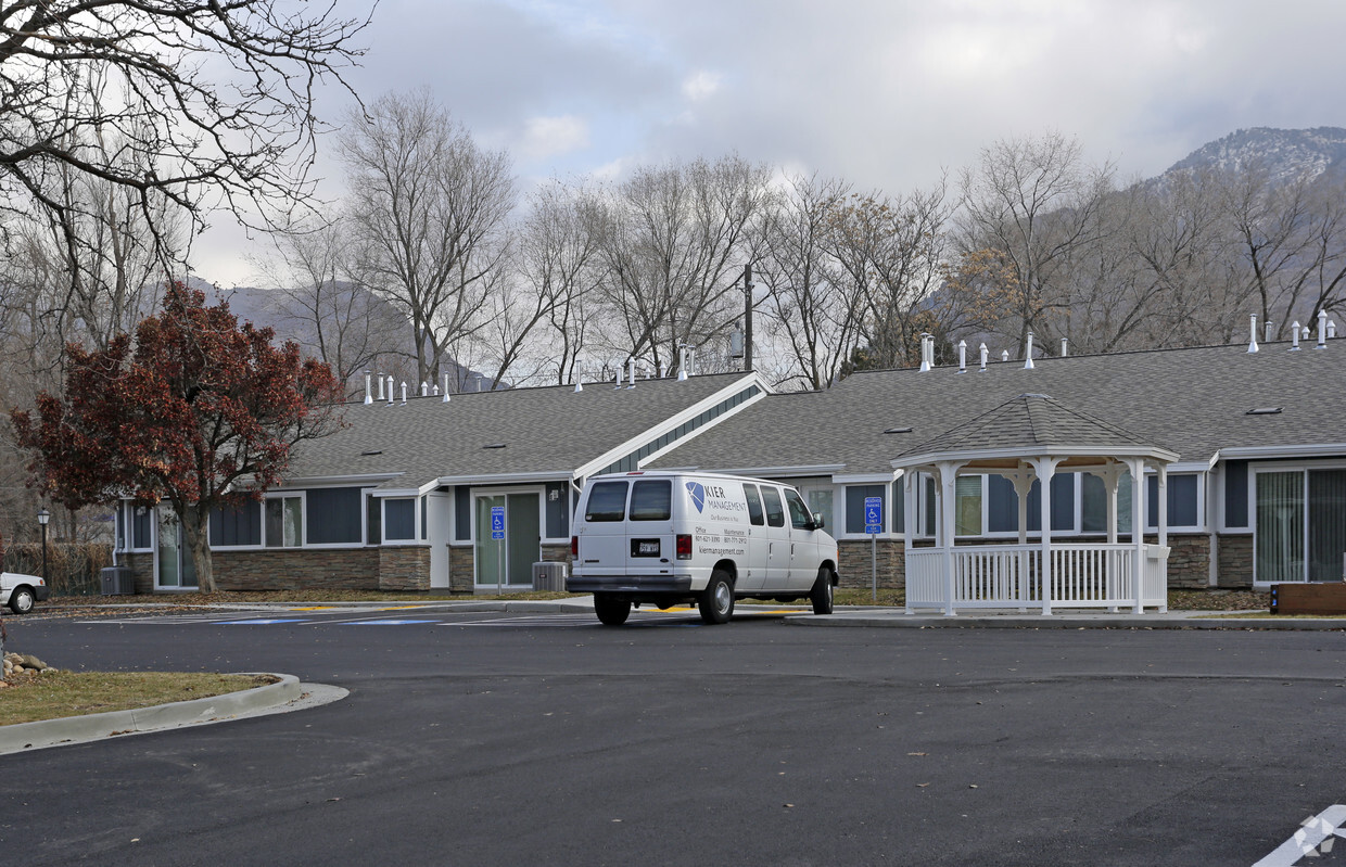 Building Photo - Garden Grove Apartments