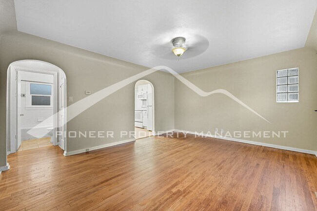 Foto del edificio - Charming Duplex with Washer/Dryer and Fenc...