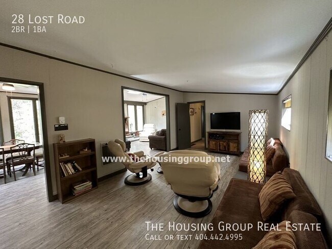 Foto del edificio - Short Term Rental! Creekside  home in the ...