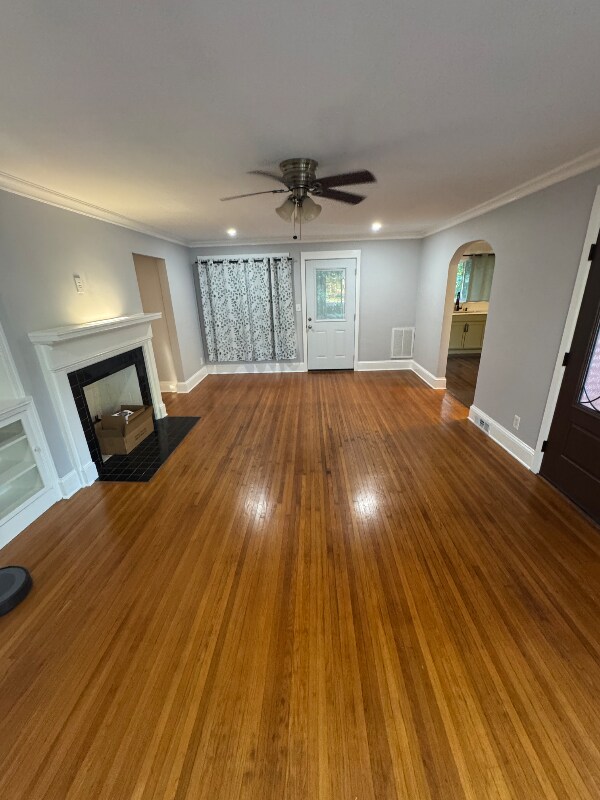 Building Photo - 701 Ashmore Dr