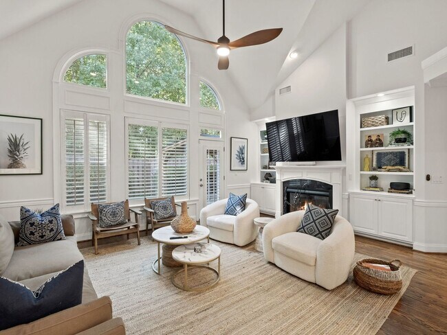 Foto del edificio - 3 Bedroom Townhome in Roswell