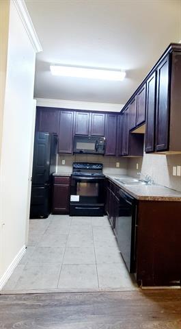 Foto del edificio - 3015 Tudor Ln