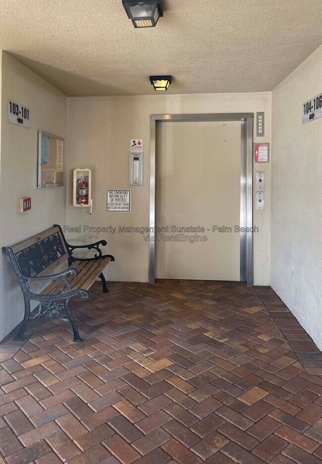Foto del edificio - 2301 Marina Isle Way