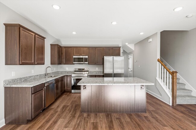 Building Photo - 375 Harper Village Way