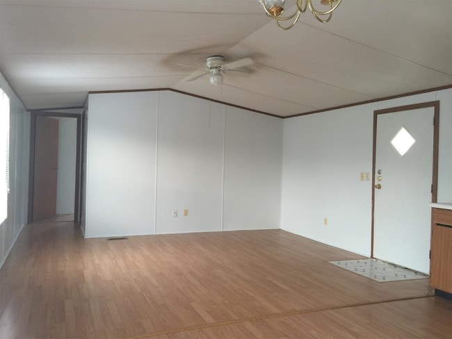 Foto del edificio - 54 Willowbrook Ct