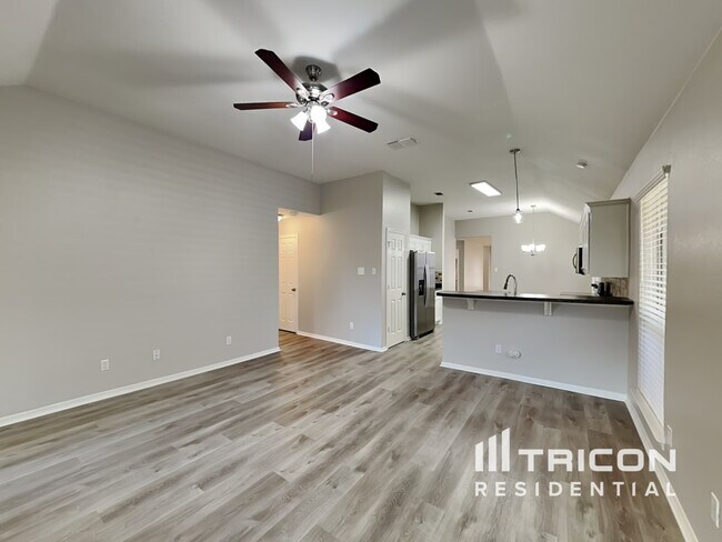 Foto del edificio - 1082 Roundrock Dr