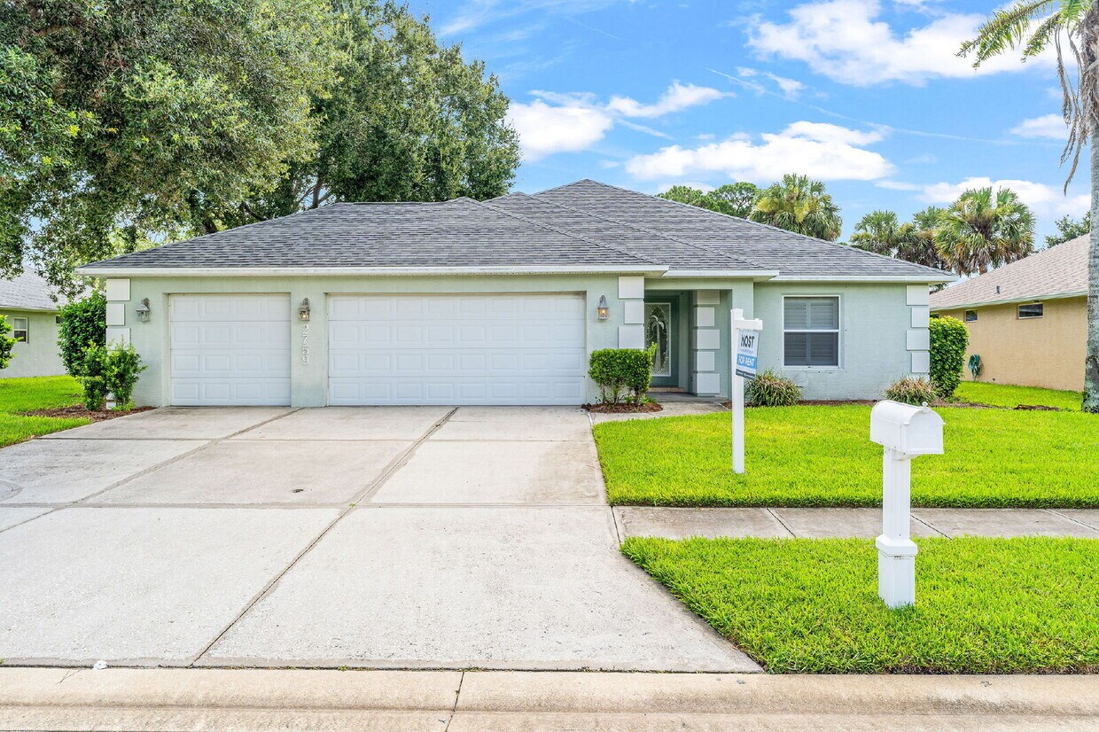 Foto principal - Scenic Comfort Awaits: Spacious 3-Bed, 2-B...