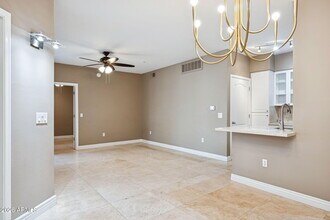 Building Photo - 1701 E Colter St