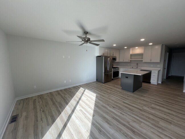 Foto del edificio - W219N16241 Primrose Ct