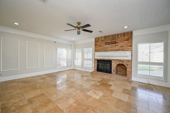 Building Photo - 12011 Autumn Creek Dr