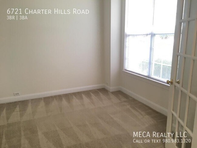 Foto del edificio - 6721 Charter Hills Rd