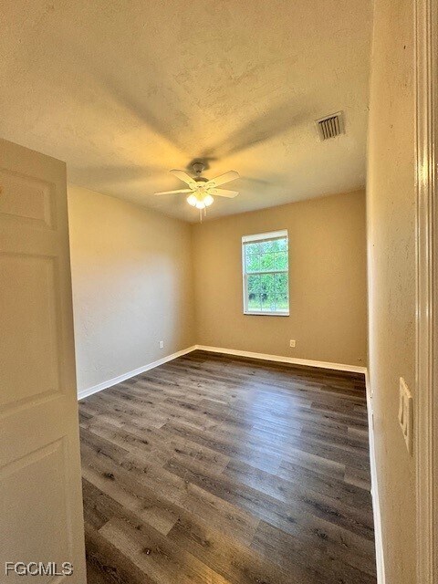 Foto del edificio - 126 Pine Ln