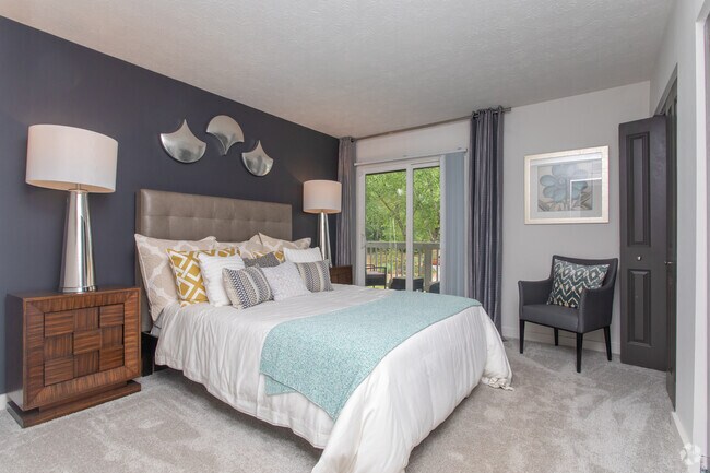 2BR, 2BA -1000SF - Broadleaf at Holcomb