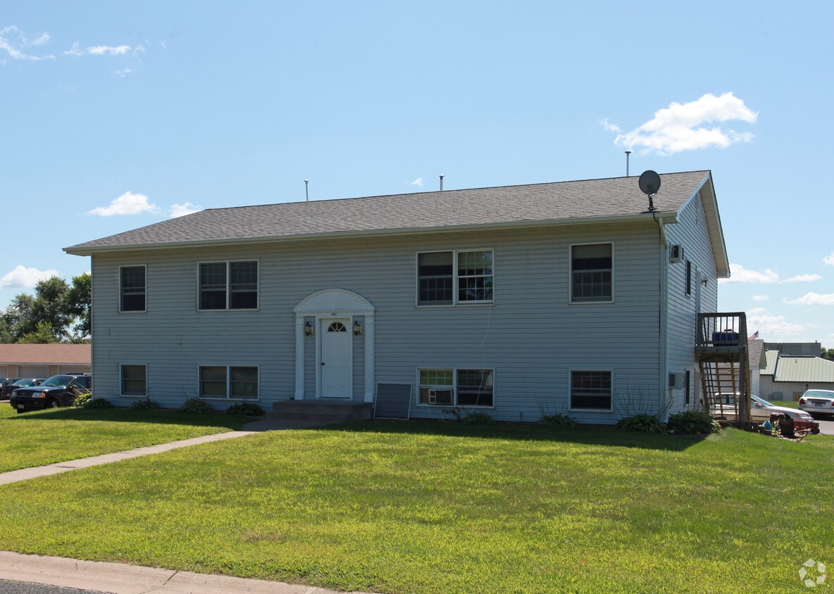 404 Timberlane Dr, Somerset, WI 54025 Apartments in Somerset, WI