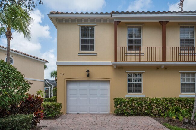 Foto del edificio - 327 Salinas Dr