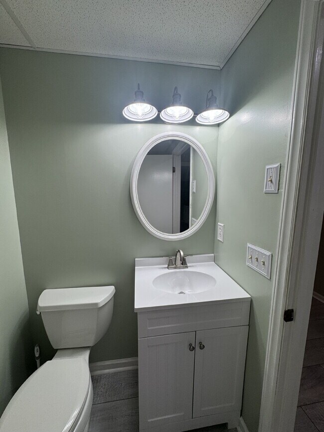 Foto del edificio - Basement apartment with kitchenette