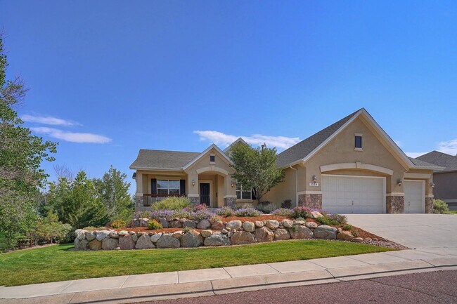 Foto del edificio - Beautiful Ranch Style Home in District 20-...