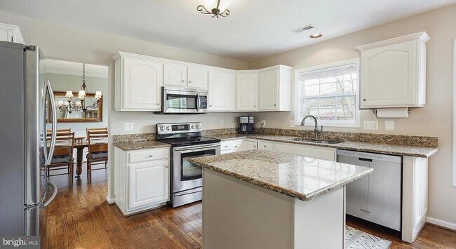 Building Photo - 12936 Crews Ct