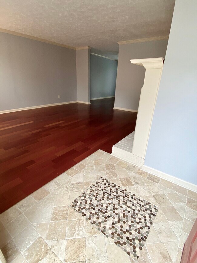 Building Photo - 317 Timber Creek Ln SW