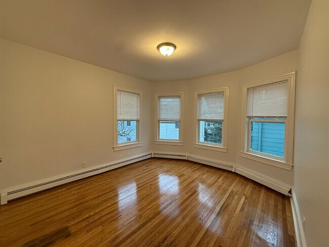 Foto del edificio - 37 Oak St