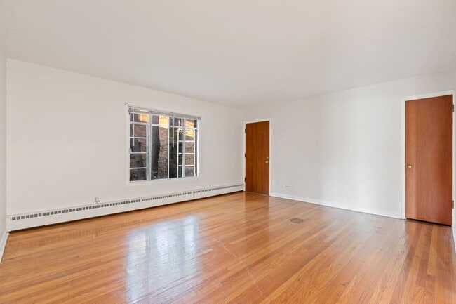 Foto del edificio - 1539 Monroe Ave