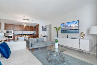 Building Photo - 485 Brickell Ave