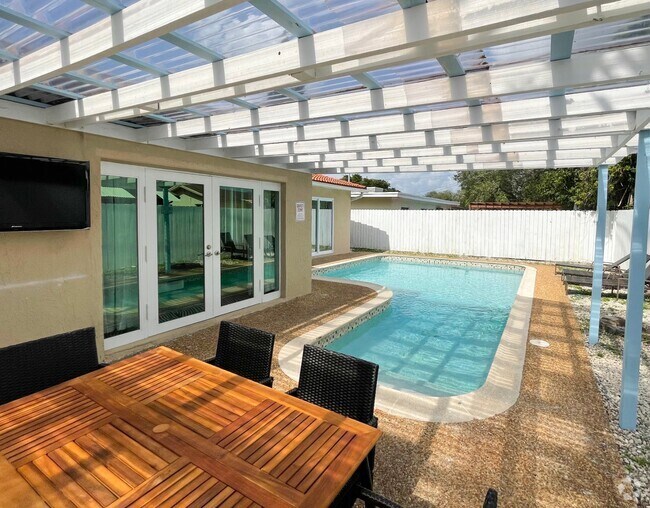 Fleetwood Manor Houses for Rent with Wheelchair Access Hollywood, FL