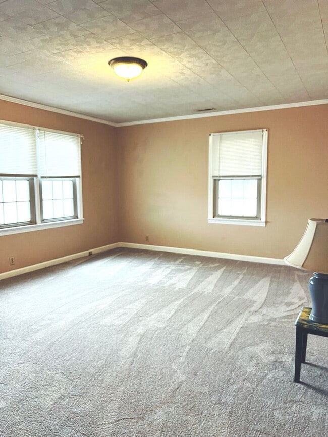 Foto del edificio - 3 Bed 1.5 Bath House in Belhaven