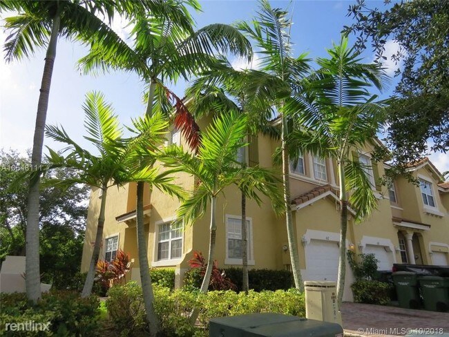 Building Photo - 3 br, 2.5 bath Townhome - 412 NE 21st Avenue