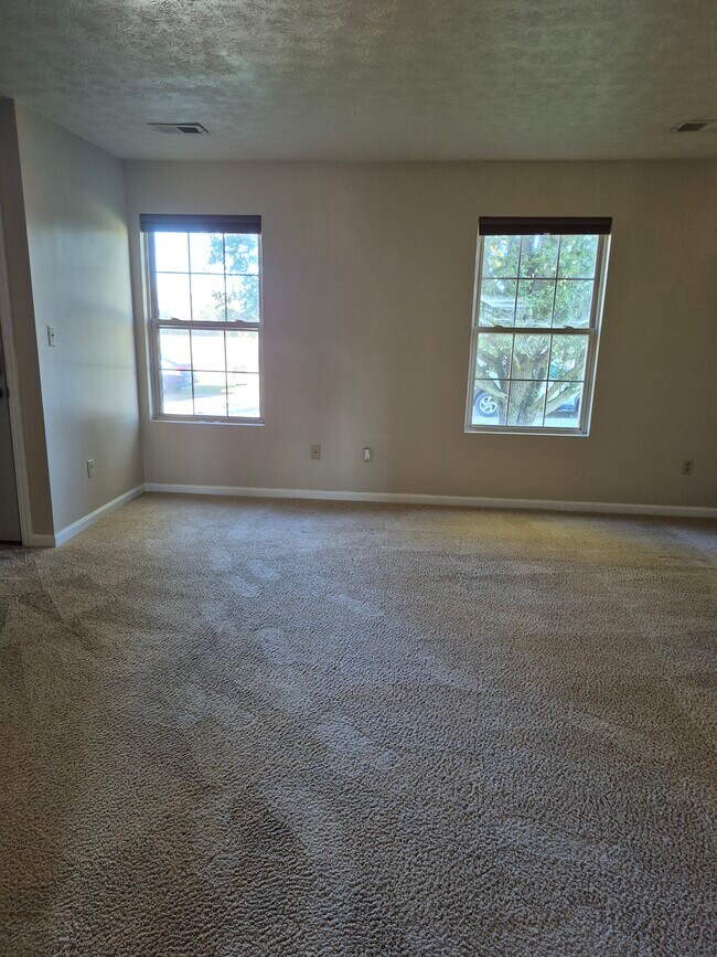 Foto del edificio - 991 Charlie Norris Rd