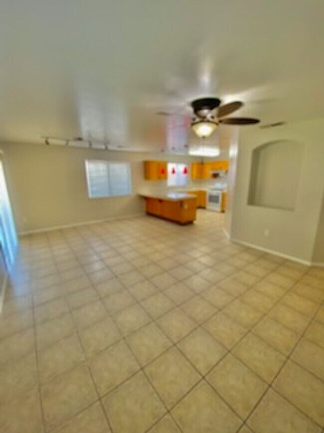 Foto del edificio - 4 bed/ 3 bath Recently Updated Home!