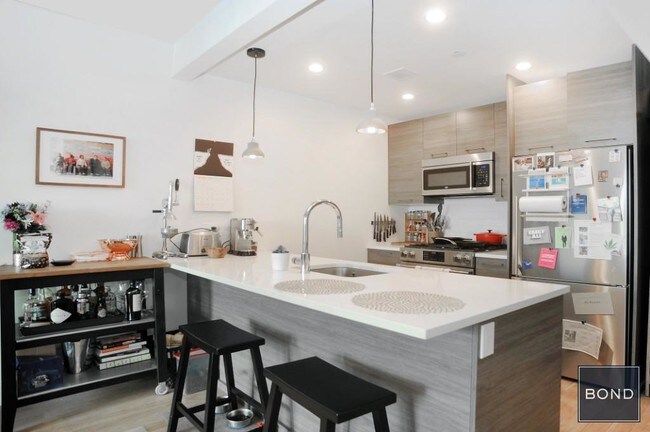 Foto del edificio - 241 Atlantic Ave