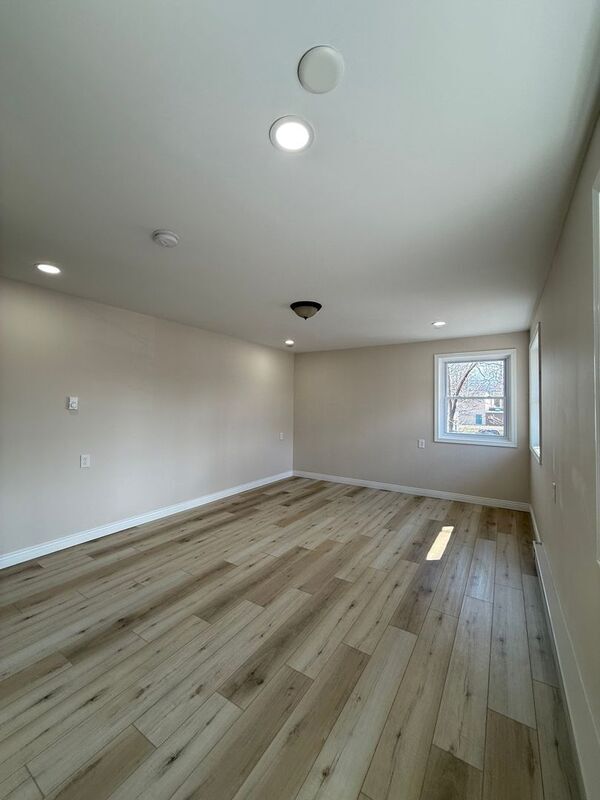 Building Photo - 172 Stonewood Ave