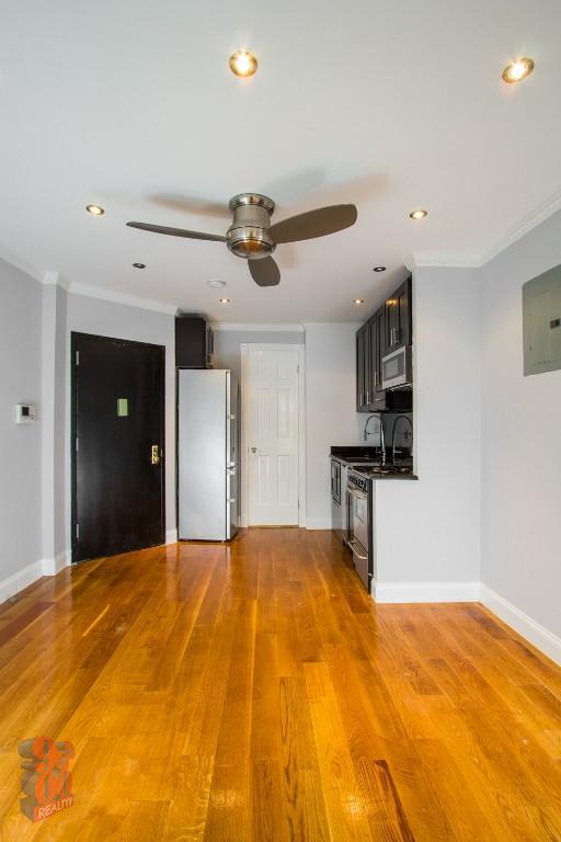 Foto del edificio - 437 W 53rd St