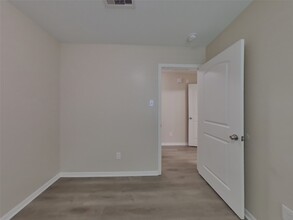 Building Photo - 928 American Monarch Dr