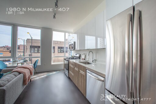 Building Photo - AM1980 - Luxury One Bedroom