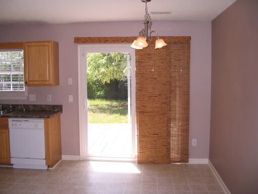 Building Photo - NEIGHBORHOODS OF HOLLY RIDGE