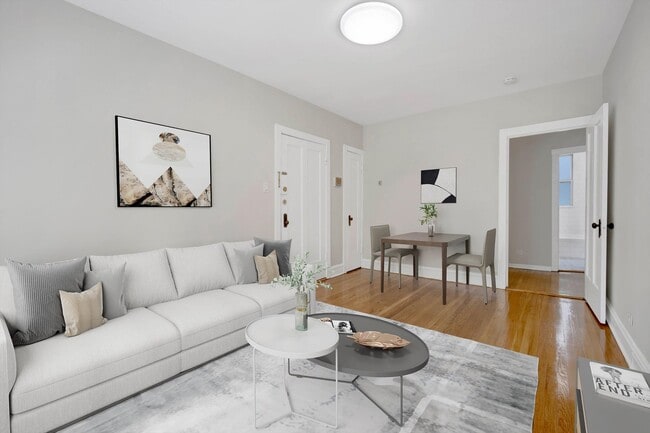 Foto del edificio - 4744 W Roscoe St