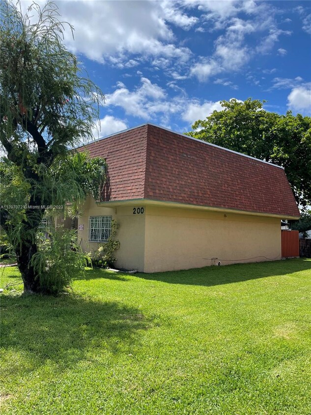 Primary Photo - 200 NW 107th Ave