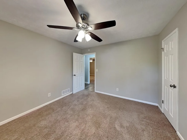 Building Photo - 643 Jason Ct
